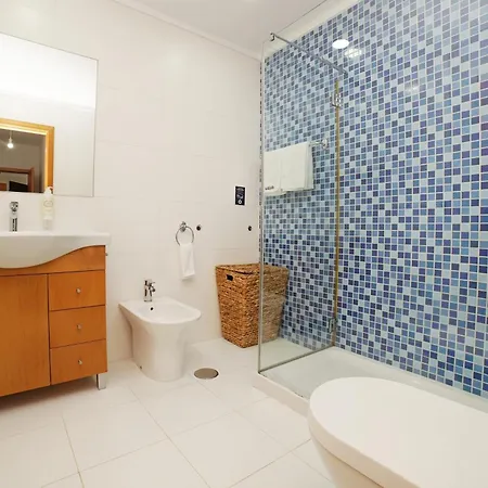 Maranorte - T2 Com Terraco A 600m Da 몰레도